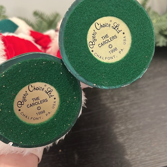 Byers’ Choice Carolers - Picture 7 of 7